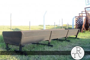 imagen comederos de madera para terneros