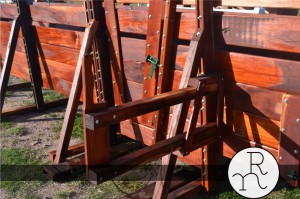 imagen manga con puerta traba pata pasarela y cepo