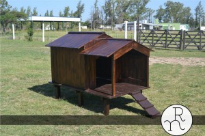 foto casa para perros de madera