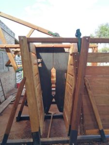 brete reforzado en madera dura urunday con cepo