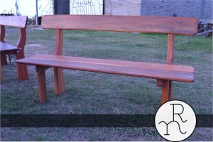 imagen banco de madera para exterior