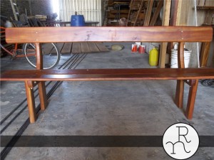 imagen banco de madera para exteriores